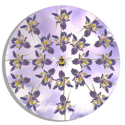 Tuinposter Cirkel "Blauwe iris met aardhommel"